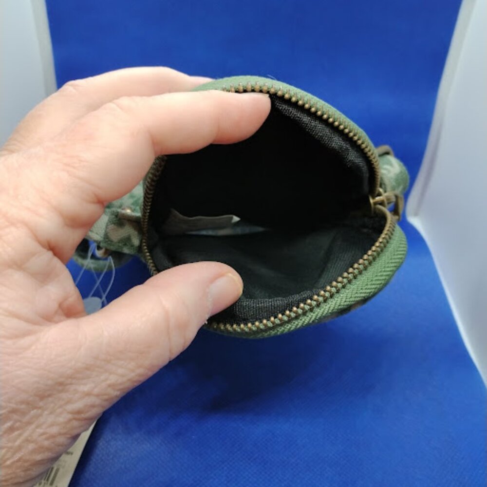 NWT...No Boundaries Canvas Mini Crossbody Bag, Women's - Picture 3 of 10